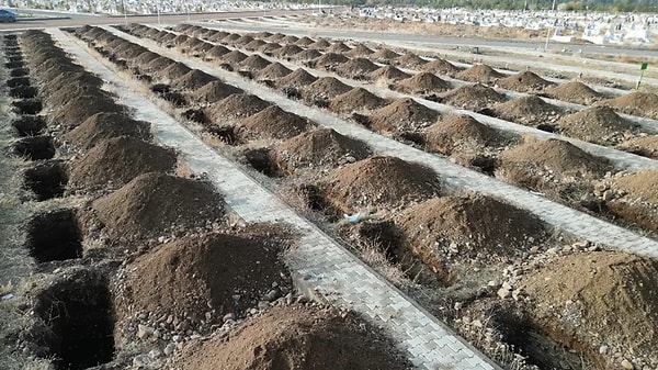 Toprak donmadan önce kazı tamamlandı.