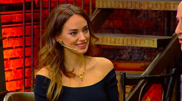 Seda Bakan’ın “Hadi hep birlikte hazırlanalım!” canlı yayınında beklenmedik bir "diş" krizi çıktı!