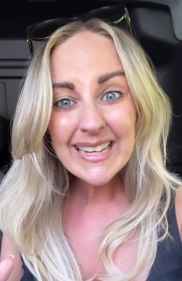 Uzun süredir kendisini dışarı çıkarmaya çalışan adamla sonunda buluşan Danielle, ilk red flag’i daha kapı önünde yaşadı.