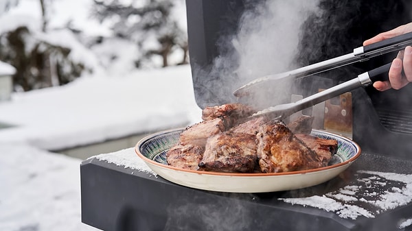 Eating late at night not only disrupts your sleep but also impacts your mood.