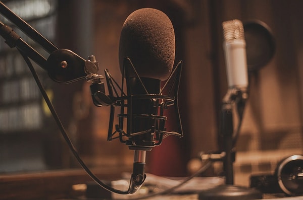 Lee Si-young, işlerinin büyük bir krizle karşı karşıya olduğunu belirtiyor.