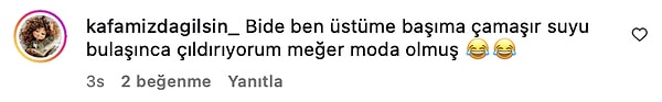 Sonra da Yonca Evcimik'in "ultra yaratıcı" sahne kombinine gelen "çamaşır suyu dökülmüş elbisem" temalı yorumları beraber görelim.
