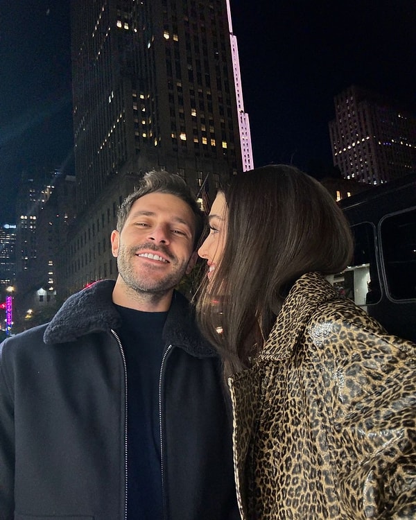 Approximately three months ago, Hande Erçel, who had ended her love affair with Hakan Sabancı - a relationship that had not only lasted for over three years but had also been a staple of gossip magazines - took us all by surprise.