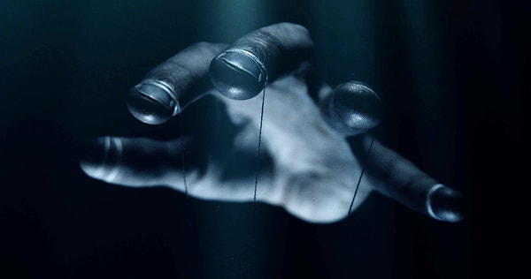 Son yıllarda yapılan akademik çalışmalar, komplo teorilerinin rastgele dolaşan “uçuk fikirler” olmadığını gösteriyor.