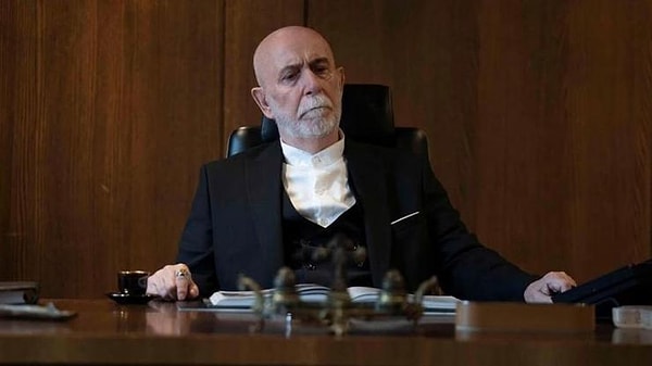 7. Yetimler ailesi Yakup babanın masasında toplam kaç kişi oturuyordu?