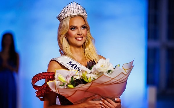 Geçtiğimiz hafta Estonya temsilcisi Brigitta Schaback da yarışmadan ayrıldığını duyurmuştu.