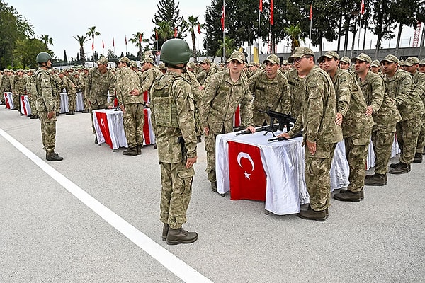 Yaklaşık dört milyon kişi askerlik hizmetine tabi oldu bu sene.