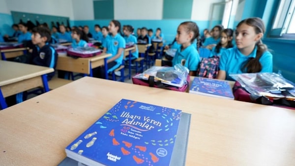 Milli Eğitim Bakanı Yusuf Tekin, kısaca ara tatil konusunda henüz kesin bir karar vermediklerini belirterek uygulamayı yakından takip ettiklerini söyledi.