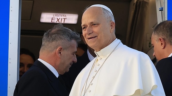 Papa 14. Leo Neden Türkiye'ye Geldi?