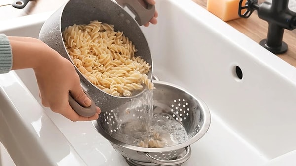 Unlu karışımlar, boya ve güçlü kimyasallar geri dönüşü olmayan hasarlar bırakabilir