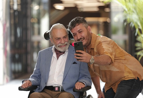 Box Office Türkiye’nin 25 Kasım 2025 akşamı açıkladığı güncel rakamlara göre film, yalnızca 12 günde 987.412 seyirciye ulaşarak 231 milyon 847 bin TL gişe geliri elde etti.