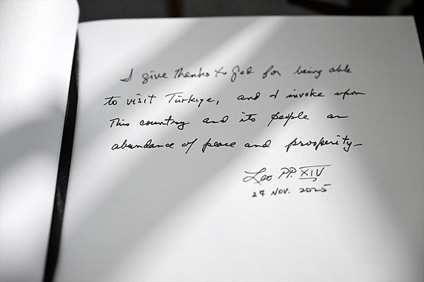 Papa, Anıtkabir özel defterine neler yazdı?