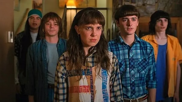 Stranger Things’in final sezonu bugün Netflix’te izleyiciyle buluşmadan önce büyük bir rekora imza attı.