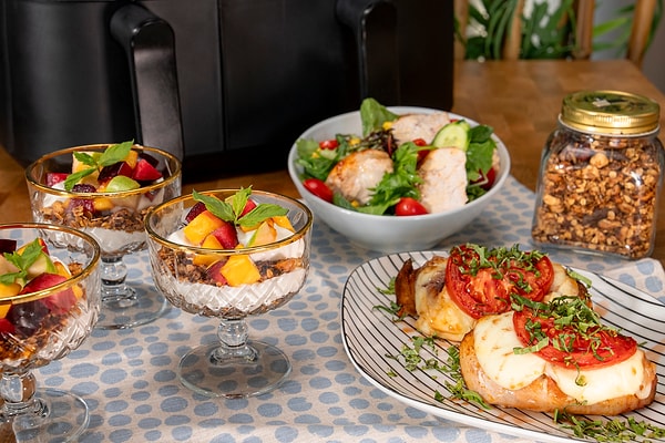 Ev Yapımı Granola, Tavuklu Salata, Meyveli Granola Cup, Caprese Tavuk Tarifleri Nasıl Yapılır?