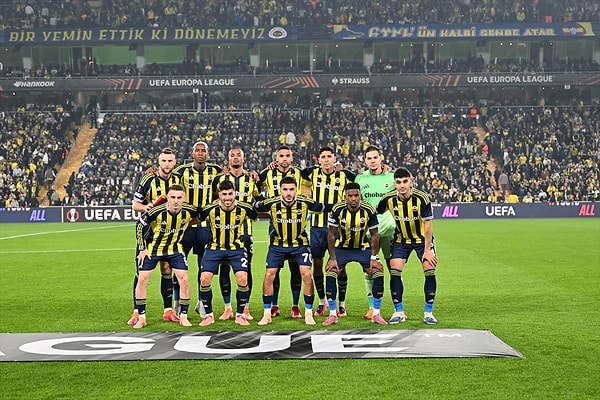 Fenerbahçe'de ilk 11'de Yiğit Efe dikkat çekti.