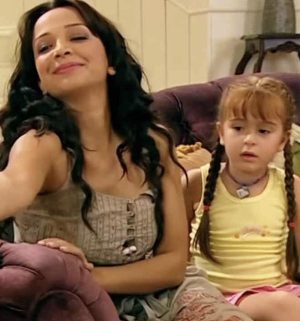 Bez Bebek oyuncularından Asena Keskinci, yıllar önce birlikte rol aldıkları dizi setinde Evrim Akın'ın mobbinglerine maruz kaldığını iddia etmişti.