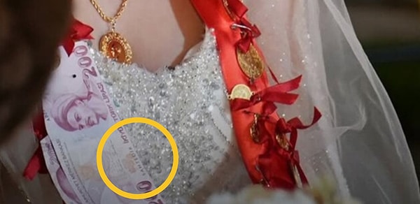 Taşacak Bu Deniz'de kullanılan sahte para seyircinin radarına takıldı.