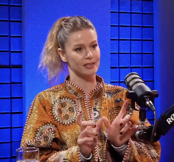 Ekranların sevilen yüzlerinden Burcu Biricik, Zeynep Atakan'ın YouTube kanalında ortaya çıktı.