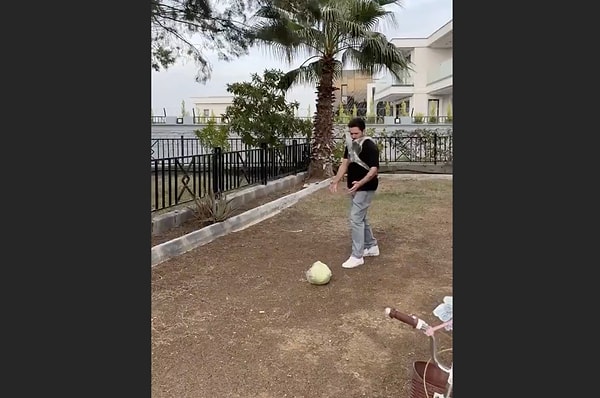 Tüm hisleri tattı.