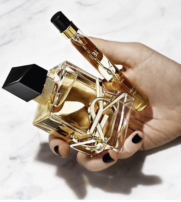 Yves Saint Laurent parfümlerde bu hafta %40'a varan indirim fırsatı sepetleri doldurdu!