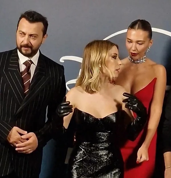 Sekizinci Aile dizisi için geçtiğimiz günlerde düzenlenen galaya Melisa Döngel ile Hazal Kaya arasında yaşananlar damga vurmuştu.