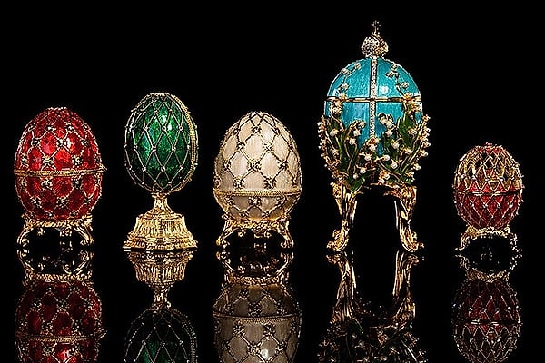 Christie’s müzayede uzmanı Margo Oganesian, Kış Yumurtası’nın Fabergé’nin ürettiği 50 İmparatorluk Paskalya Yumurtası arasında en nadirlerinden biri olduğunu belirtiyor.
