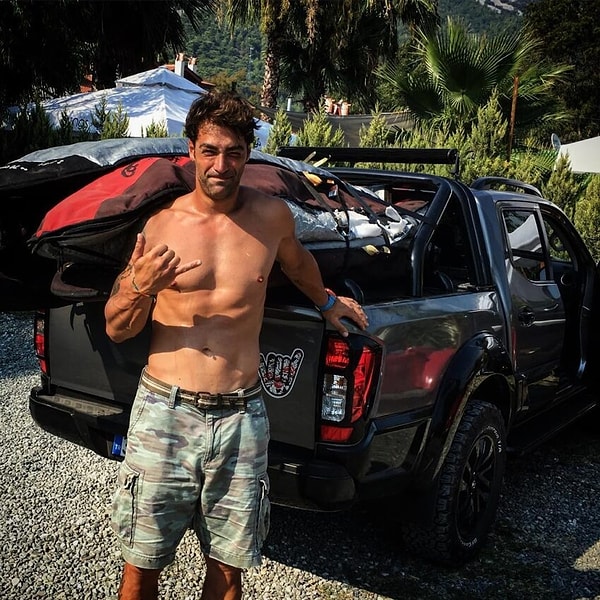 The actor Sarp Levendoğlu, who captivated millions with his performance in the series "Little Master," made headlines a few years back with his groundbreaking decision.