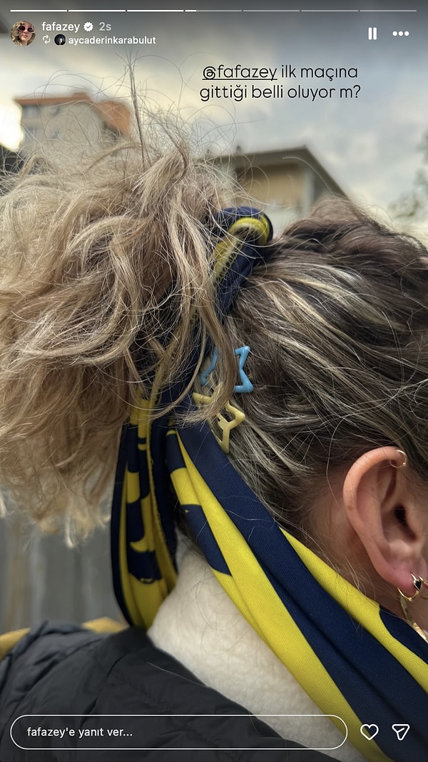 Yalnızca birkaç saat sonra, 20.00'da gerçekleşecek Galatasaray - Fenerbahçe derbisine bilet bulan Farah Zeynep, hayatının ilk maçı için pek heveslendi.