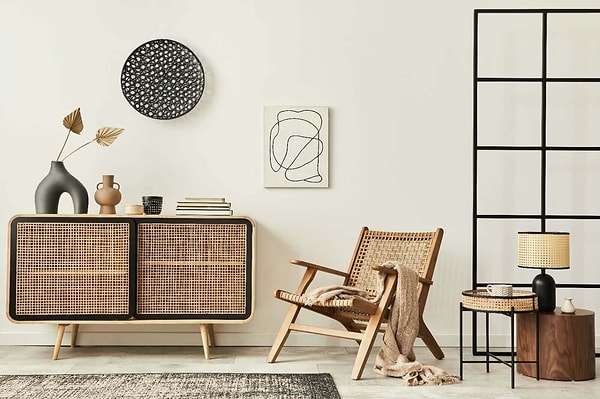 1. Salonunda ferahlığı yakalamak için eşyaları sadeleştir.