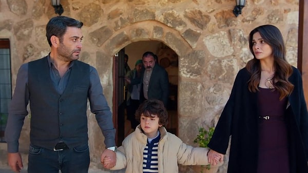 Reyting rekortmeni aşiret dizisi Uzak Şehir, Mardin'in enfes atmosferiyle ekrana gelmeye devam ediyor.