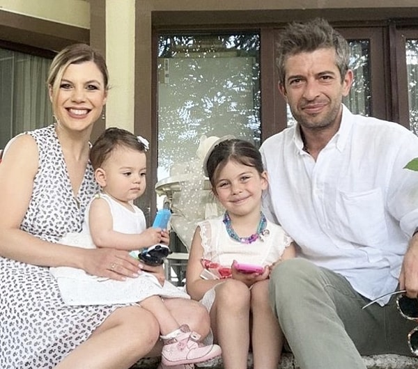 "Deniz Yıldızı", one of the longest-running daily series in television history, has transformed into a grand love story not only for the viewers in front of the screen, but also behind the scenes!