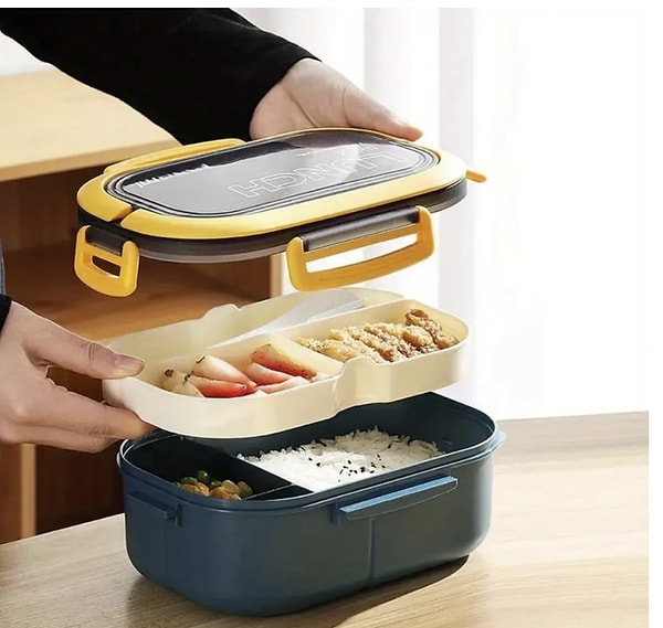 Beslenme kutuları arasında çok satanlar listesinde 1. sırada yer alan Busstier Sefer Tası ve Beslenme Çantası, hem şık hem pratik bir çözüm sunuyor.