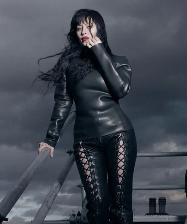 Let's introduce Dilara Findikoglu, the Turkish designer of the "misfits" who has been shaking up London, for those who haven't heard or known about her!