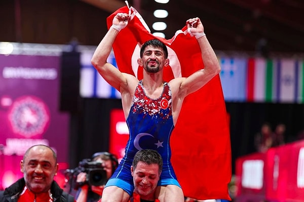 Avrupa Güreş Şampiyonası’nda Kerem Kamal’dan altın madalya