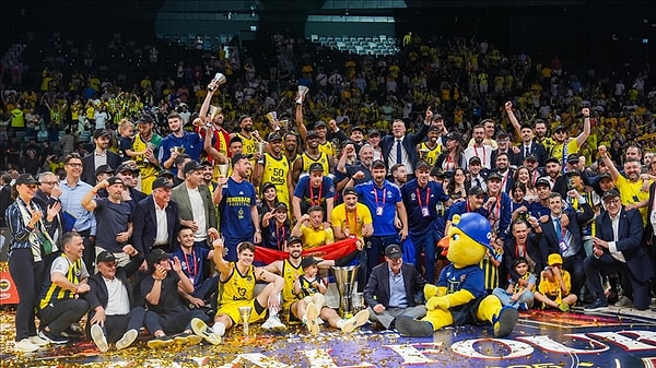 Fenerbahçe Beko, tarihinde ikinci kez Avrupa’nın zirvesinde.
