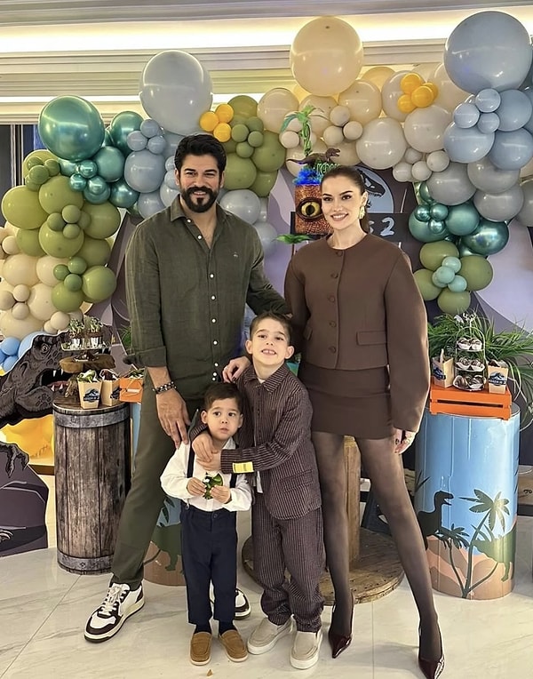 Türkiye'nin en çok konuşulan çiftlerinin başında Fahriye Evcen ve Burak Özçivit geliyor.