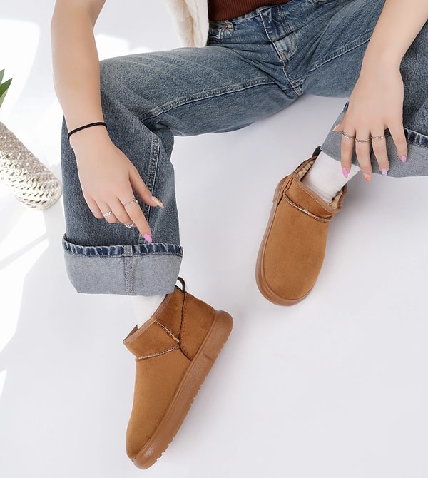 Kadın Bot Modellerinde %50 İndirim!