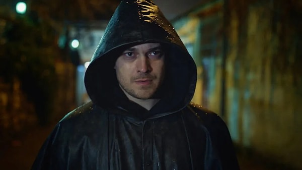 Çağatay Ulusoy'un Google 2025'in en çok aratılan dizi ve filmlerinde rol alması dikkatlerden kaçmazken ünlü oyuncunun geçtiğimiz sene de Google listesinde yer aldığı ortaya çıktı.