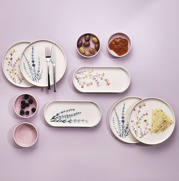 Mutfağında küçük dokunuşlarla büyük bir değişim yaratmak isteyen hanımlar için Schafer Sunny 4 Kişilik Kahvaltı Takımı gerçekten harika bir yılbaşı hediyesi.