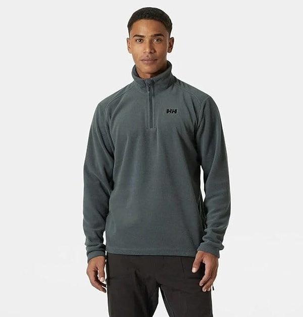 Helly Hansen’in erkek polar üstü, hem rahatlığı hem sıcak tutma özelliğiyle soğuk günlerin kurtarıcısı!