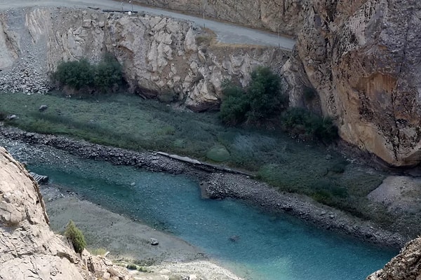 Tahran’da "kısmi tahliye" iddiaları bile konuşuluyor.