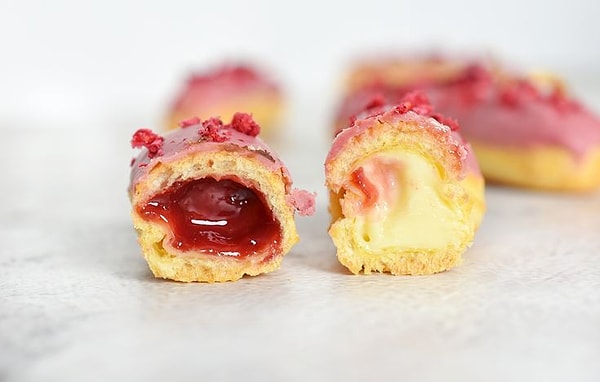 Ekler ve Çilekli Dip Sos