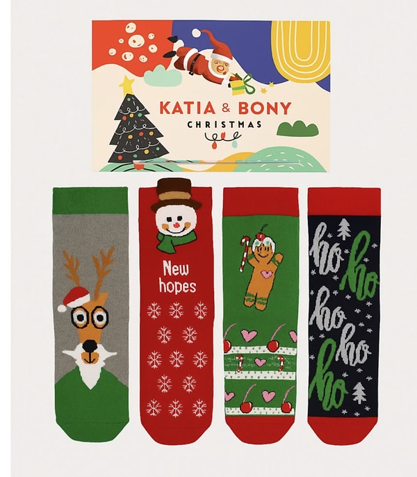 Yılbaşı desenli renkli geyik çoraplar, yılbaşı gecenizin favori aksesuarı olmaya aday!