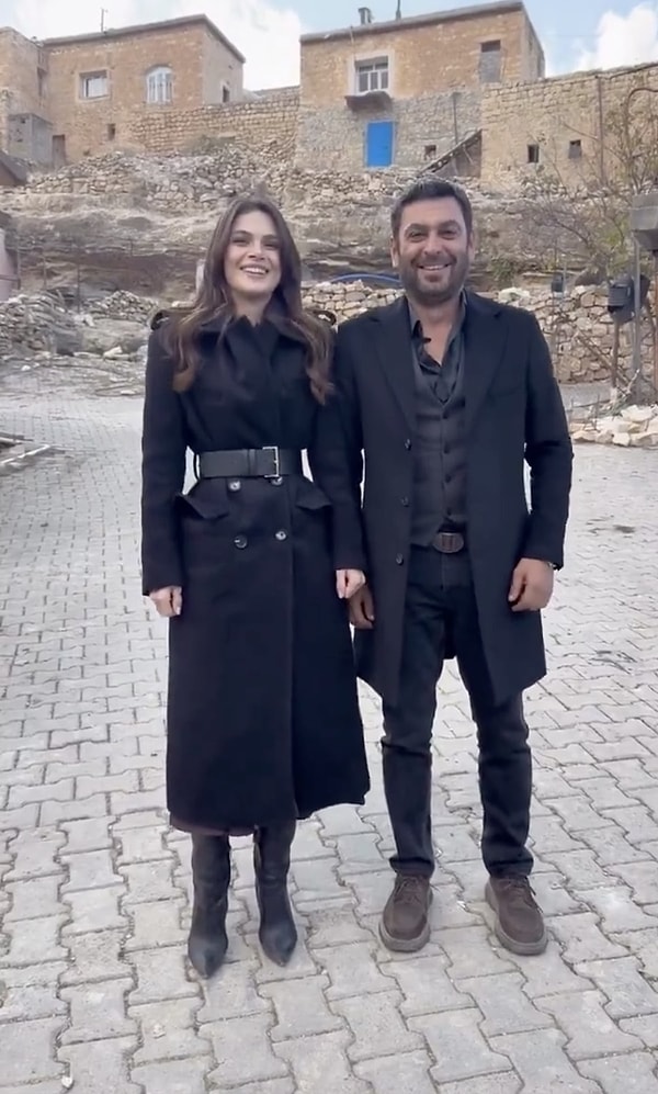 Çekimleri Mardin'de devam eden reyting rekortmeni Uzak Şehir setinden bomba bir paylaşım geldi.