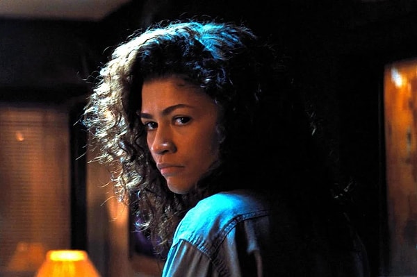 Dizinin ikinci sezonu Şubat 2022’de bitmişti ve o tarihten bu yana yeni sezon gelip gelmeyeceği merak ediliyordu.