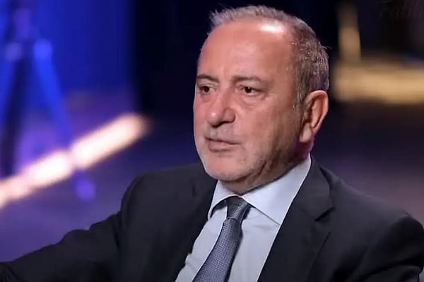 Gazeteci Fatih Altaylı, “Cumhurbaşkanını tehdit” suçlamasıyla yargılandığı davada hapis cezasına çarptırılmıştı.