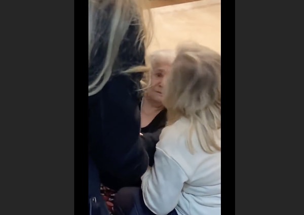 Anneanne yere yığıldı.