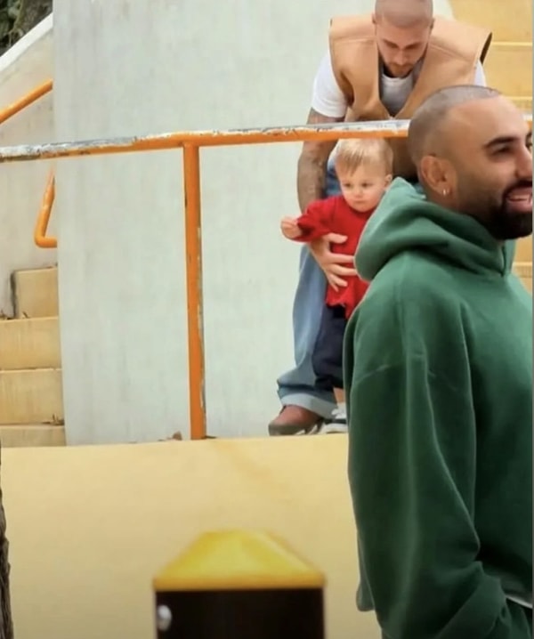 Ta ki bugüne kadar! Geçtiğimiz saatlerde bebek Bieber'ın yüzü ilk kez gözüktü.