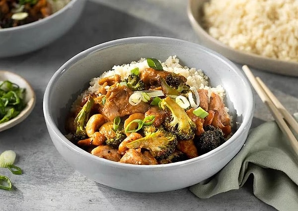 4. Brokolili Kajulu Hindi Göğüs ve Patates Graten