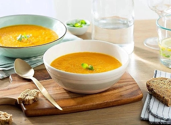 1. Kremalı Havuç Çorbası ve Mantarlı Noodle